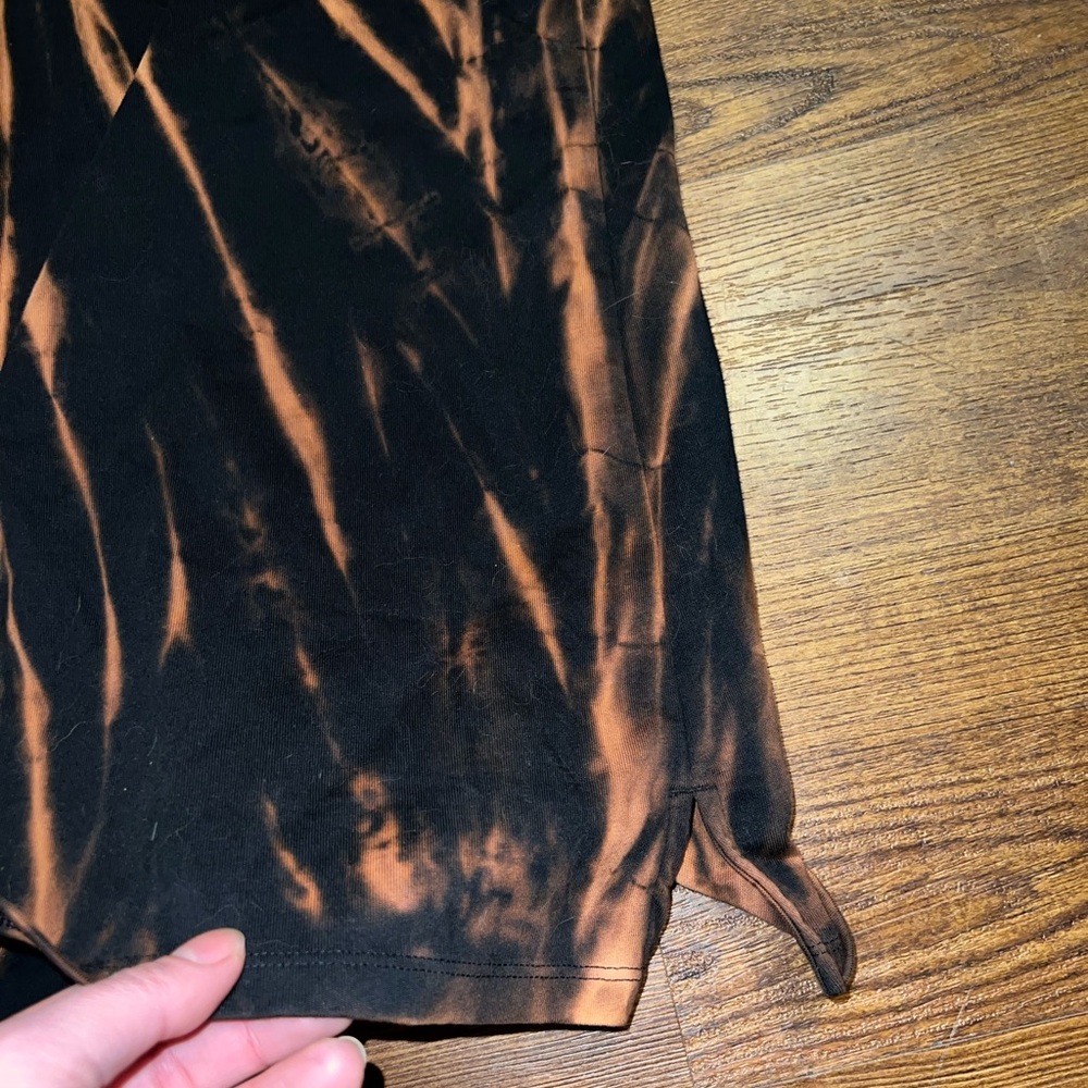 Casual Crewneck Black Custom Bleach Dye Orange Spiral Sleeveless Dress Size M - Picture 6 of 8